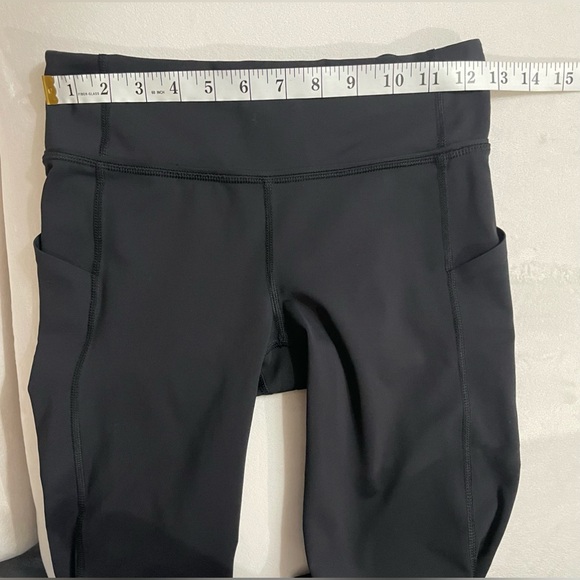 Lululemon Wunder Train Black Leggings Crop With Pockets mesh details Size 4 - Picture 11 of 12
